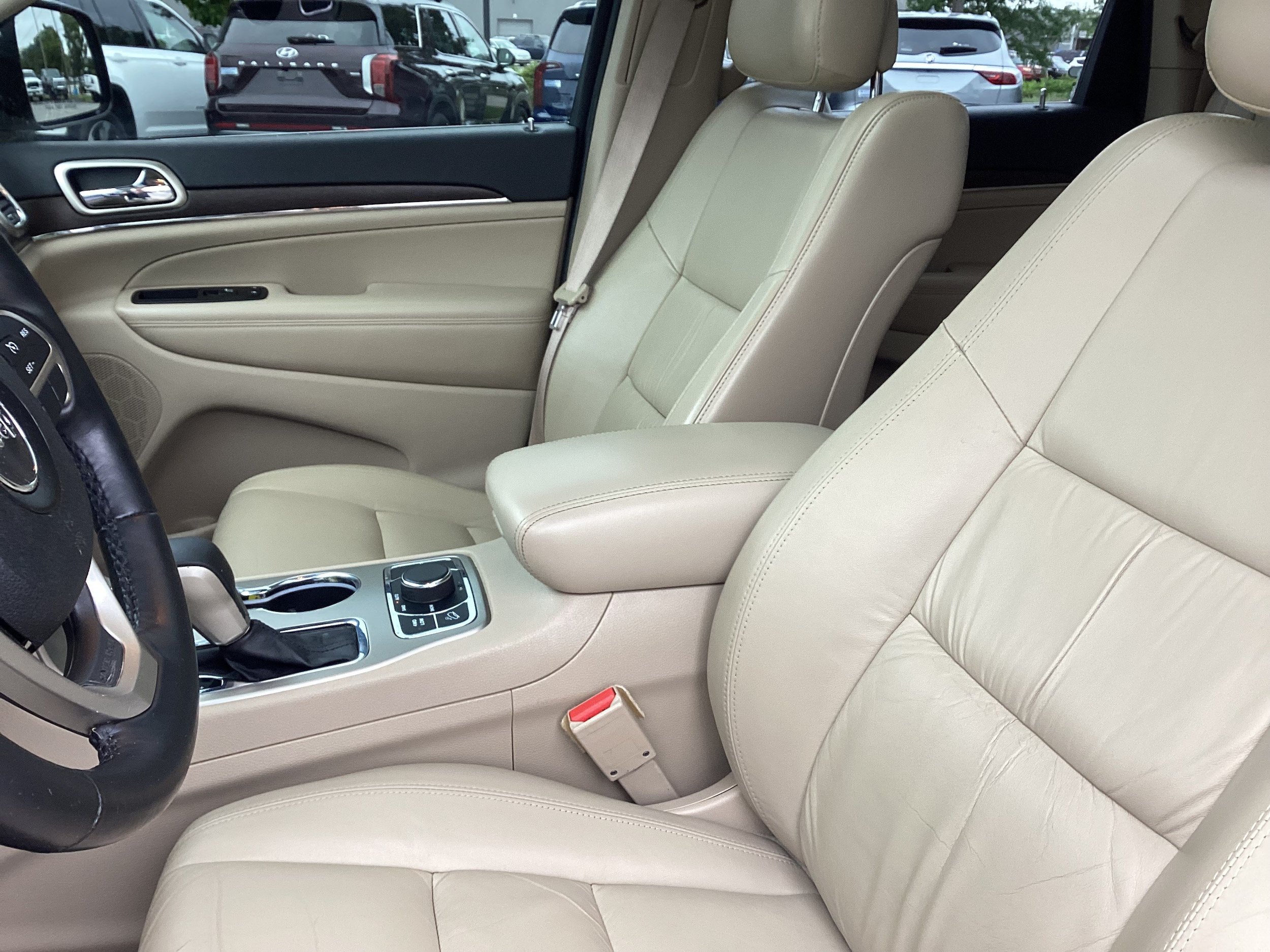 Used 2016 Jeep Grand Cherokee Limited AWD/4WD image 12