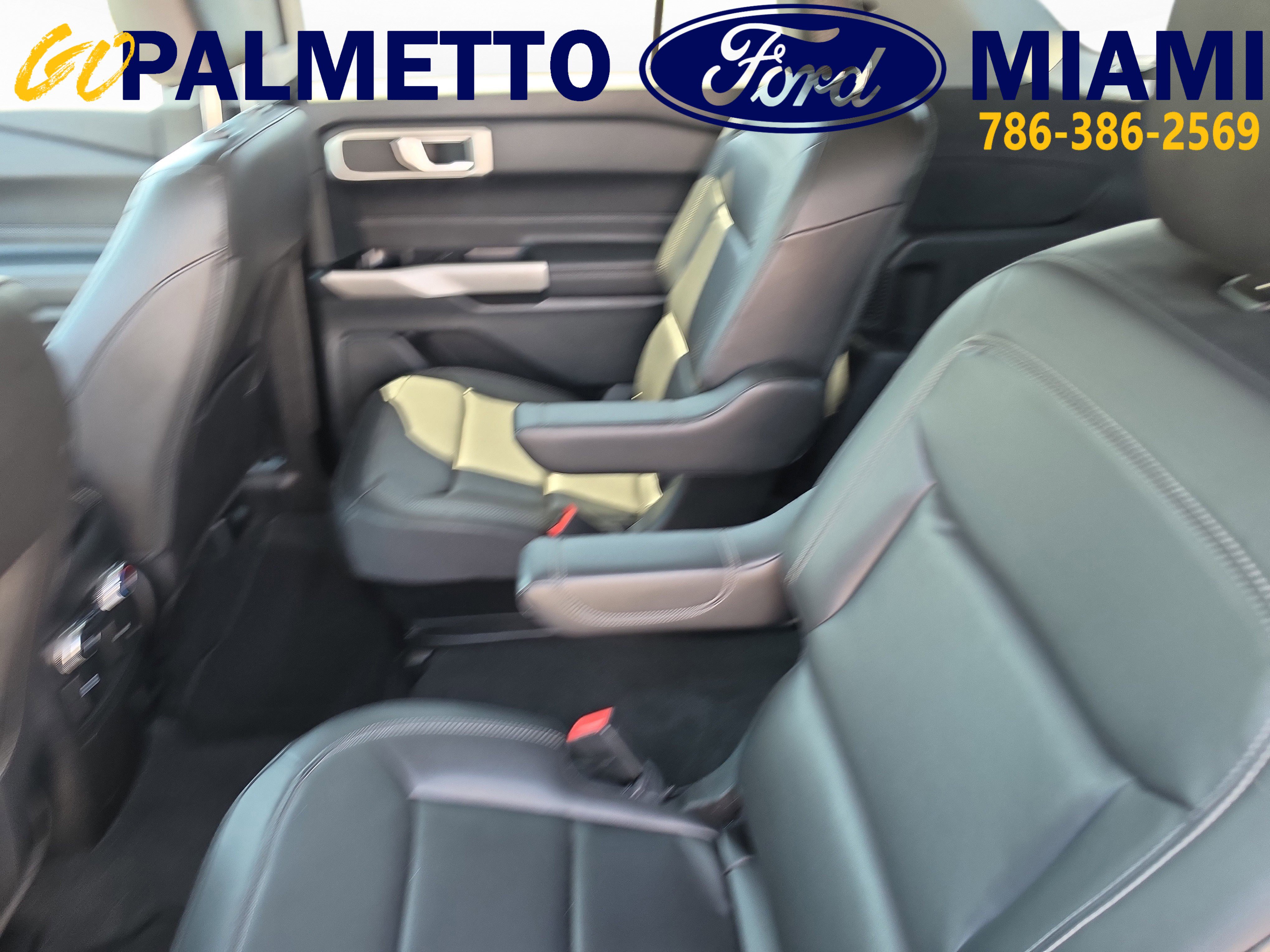 Used 2022 Ford Explorer XLT w/ Equipment Group 202A RWD image 12