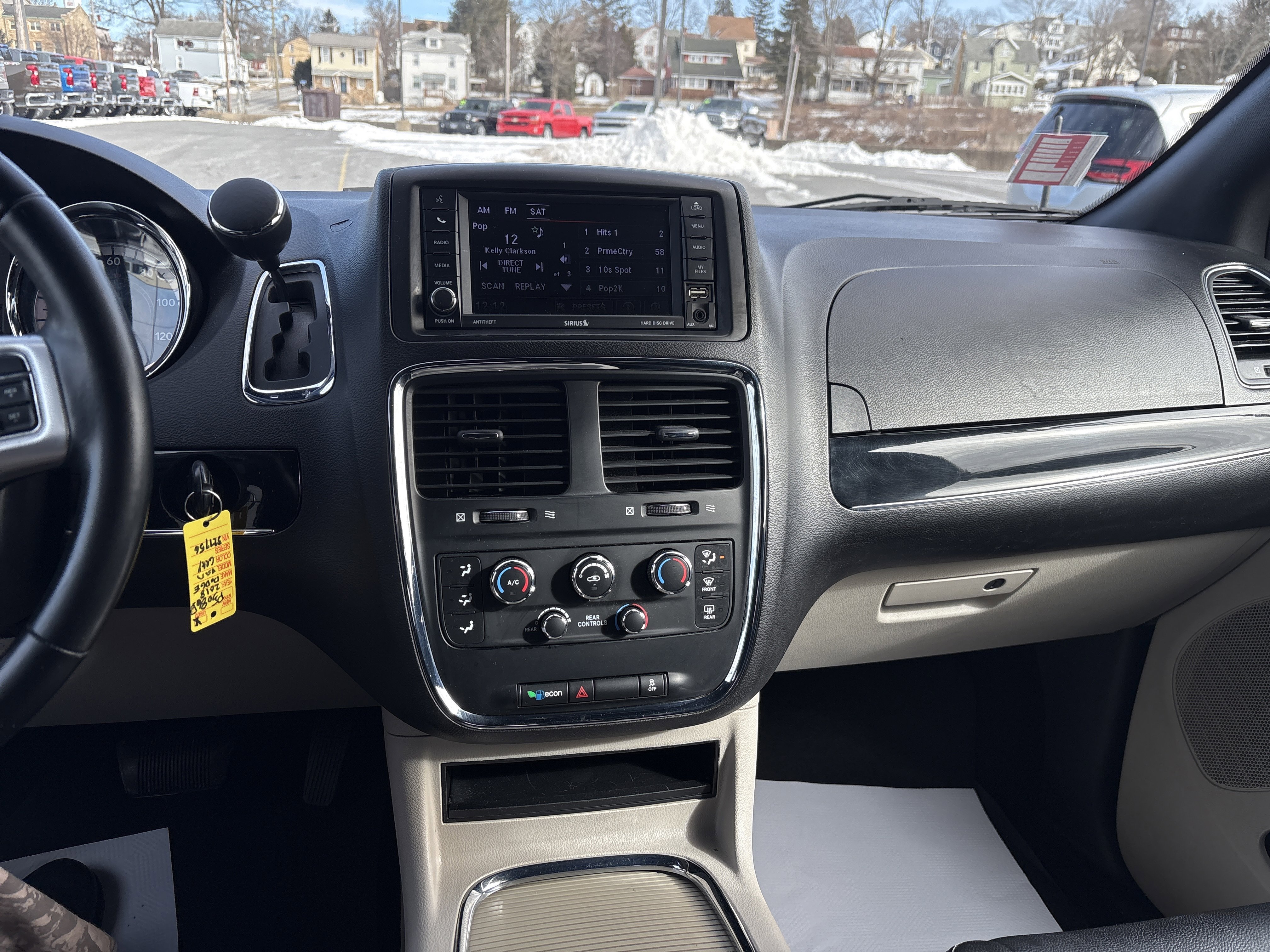 Used 2018 Dodge Grand Caravan SXT image 25