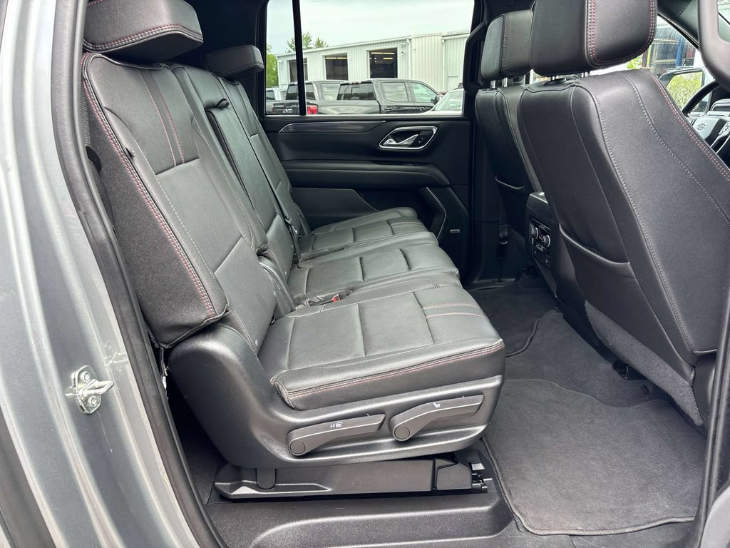 Used 2023 Chevrolet Suburban RST AWD/4WD image 18