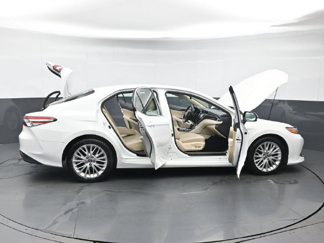Used 2018 Toyota Camry XLE FWD image 46