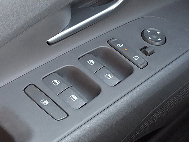 Certified 2025 Hyundai Elantra Sport image 26