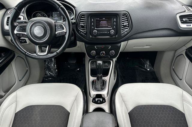Used 2017 Jeep Compass Latitude FWD image 14