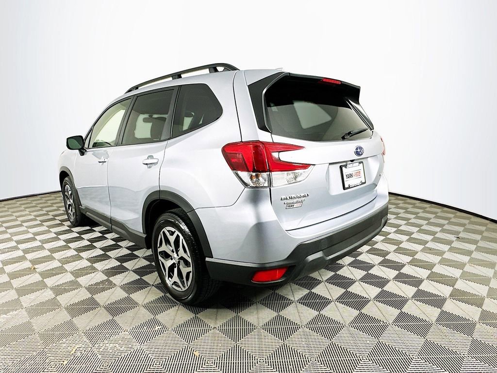 Certified 2022 Subaru Forester Premium image 7