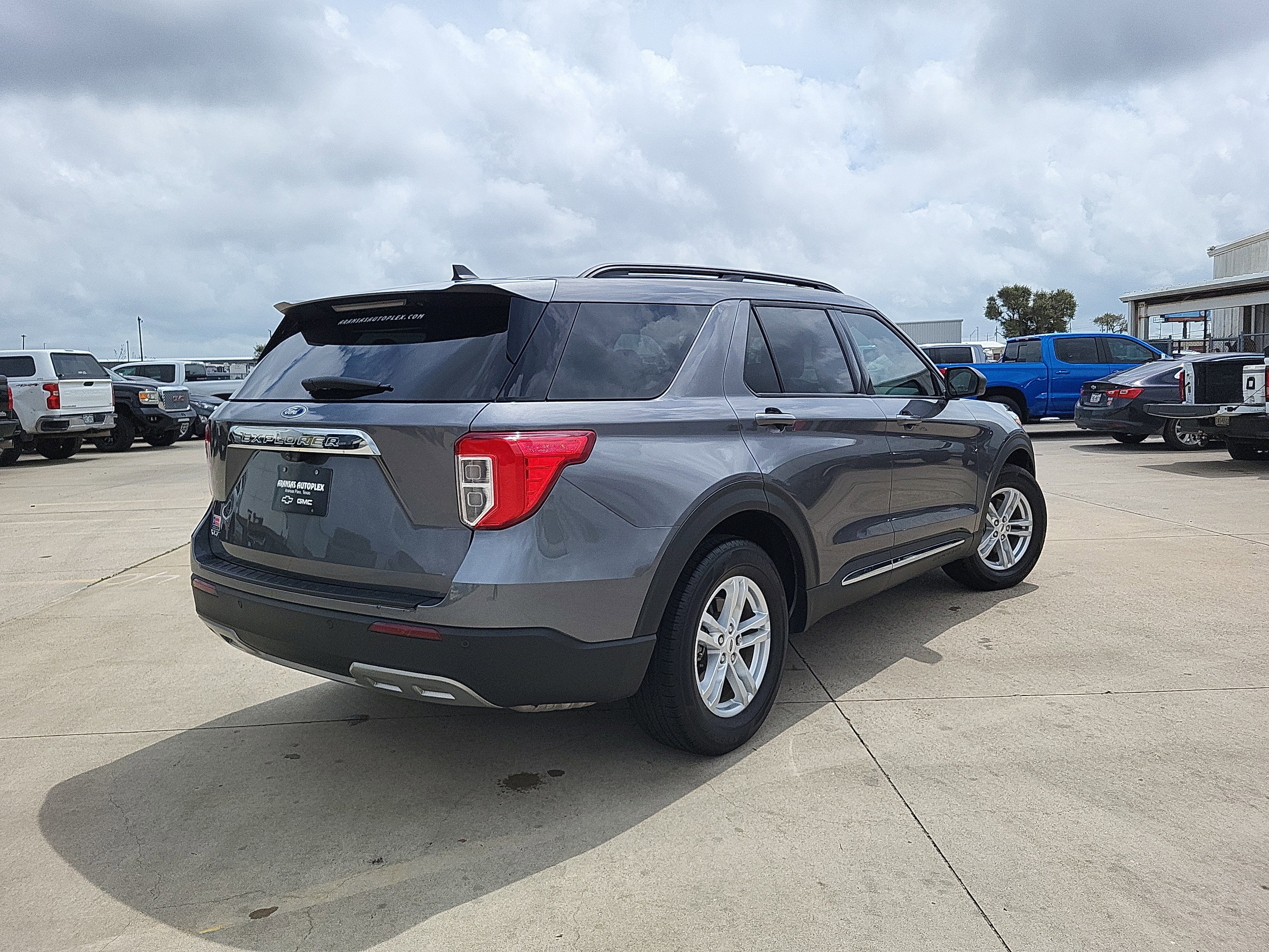 Used 2024 Ford Explorer XLT w/ Equipment Group 202A image 5