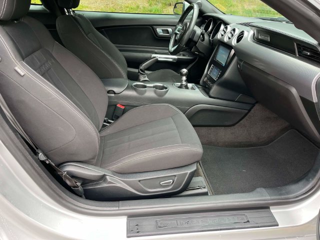 Certified 2018 Ford Mustang GT w/ Black Accent Pkg RWD image 18