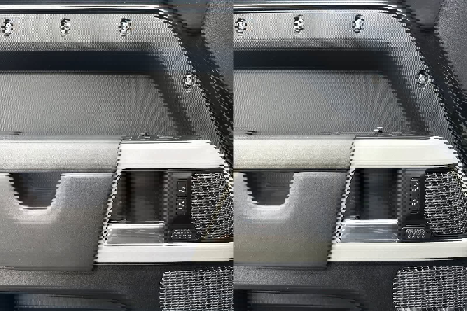 Used 2020 Land Rover Defender 110 HSE image 12