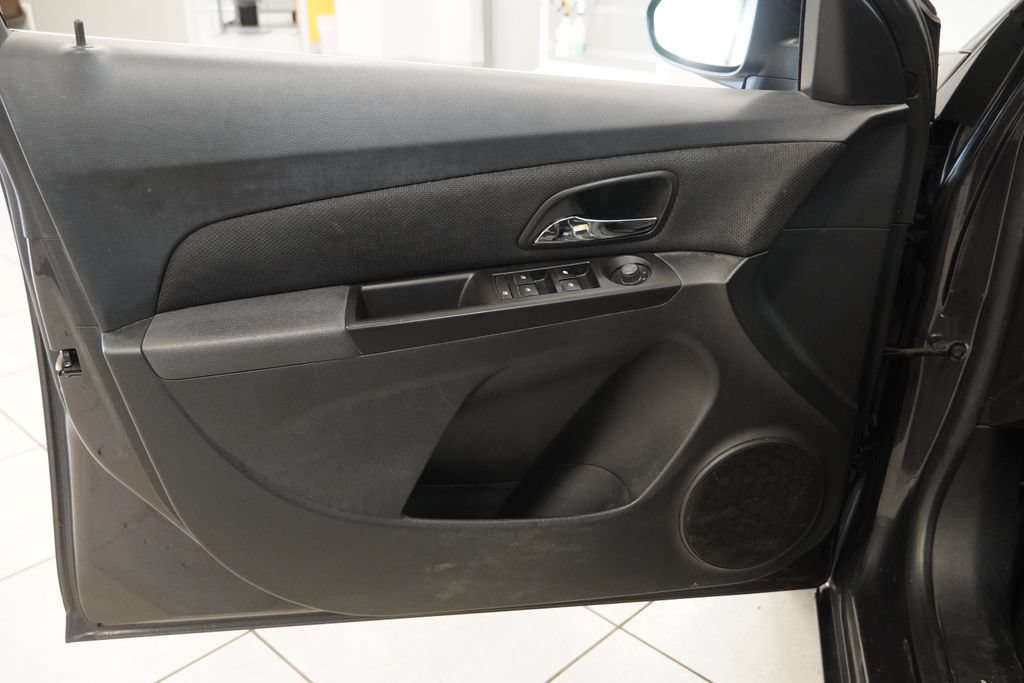 Used 2014 Chevrolet Cruze LT FWD image 16
