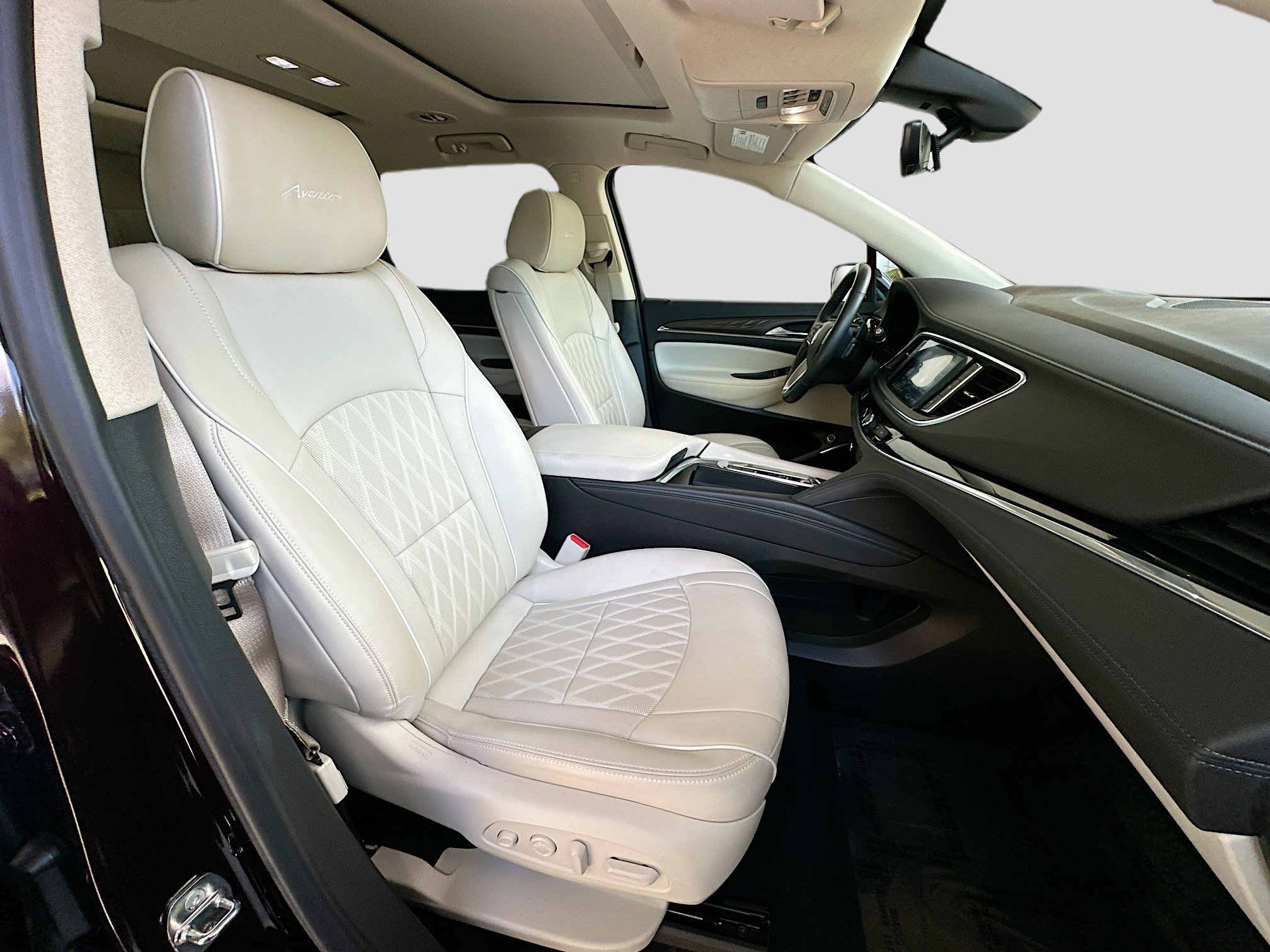 Used 2022 Buick Enclave Avenir FWD image 30