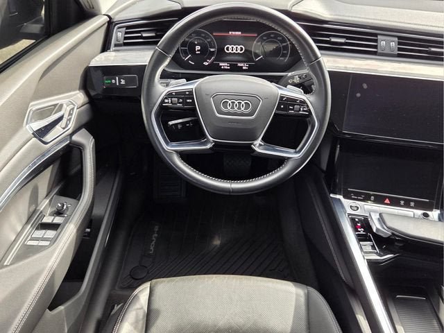 Used 2021 Audi e-tron Premium Plus w/ Premium Plus Package AWD/4WD image 14