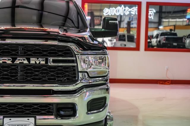 Used 2024 RAM 3500 Tradesman w/ Chrome Appearance Group AWD/4WD image 47
