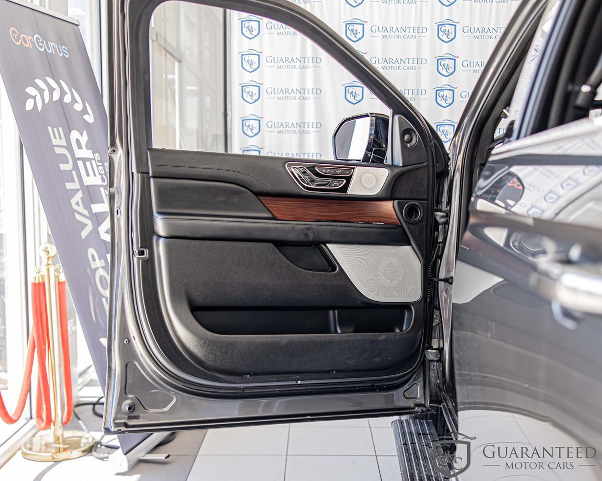 Used 2021 Lincoln Navigator L Reserve w/ Luxury Package AWD/4WD image 32