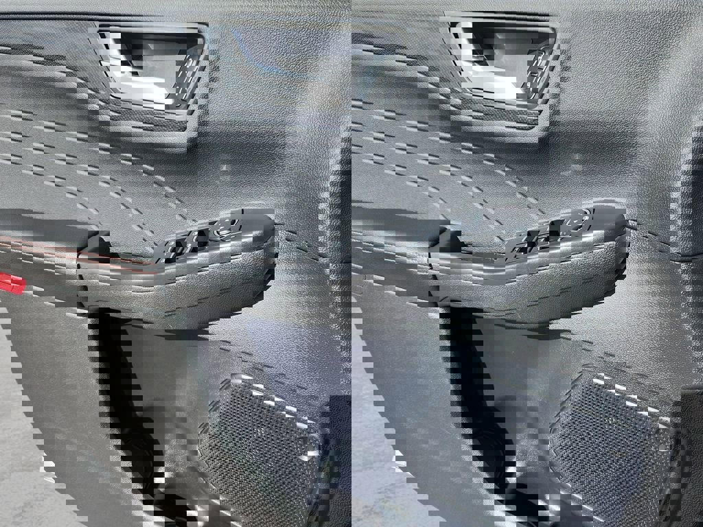 Used 2025 Ford Escape ST-Line AWD/4WD image 7