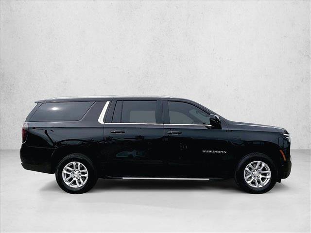 Used 2026 Chevrolet Suburban LS RWD image 5