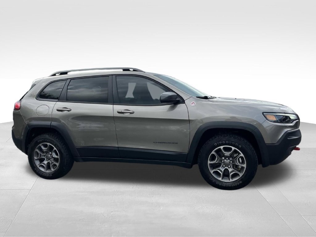 Used 2021 Jeep Cherokee Trailhawk AWD/4WD image 2