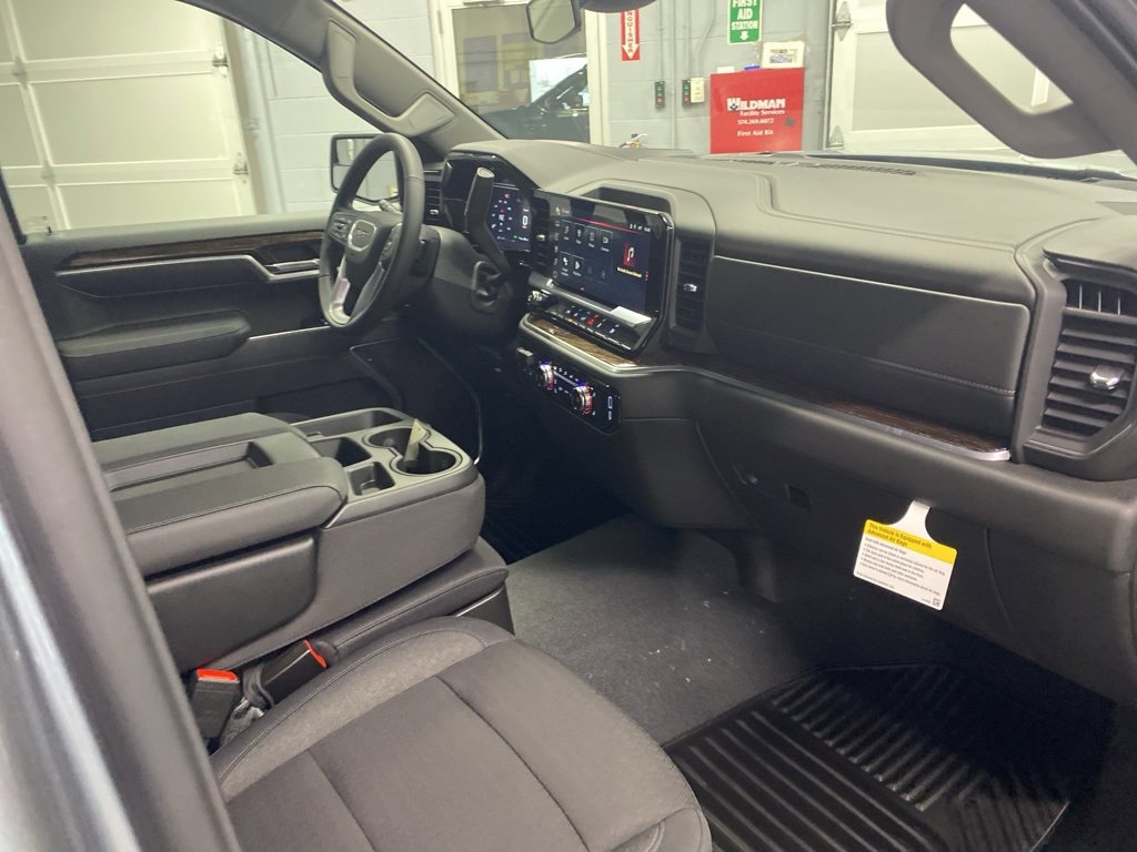 New 2026 GMC Sierra 1500 Elevation image 16