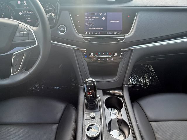 Used 2024 Cadillac XT5 Premium Luxury w/ Technology Package FWD image 3