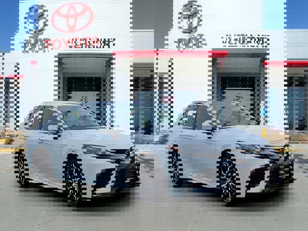 Used 2023 Toyota Camry SE image 8