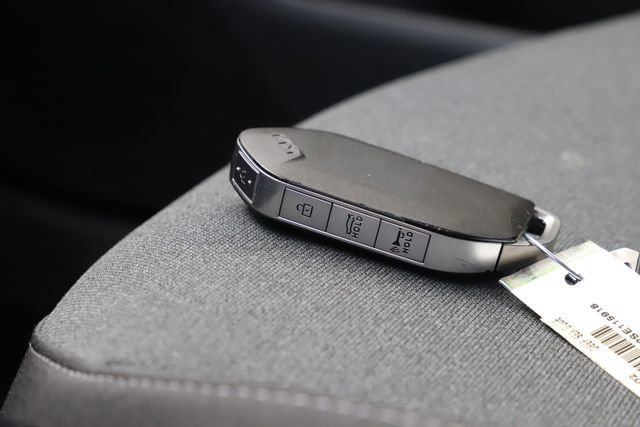 Used 2025 Kia K4 FWD image 30