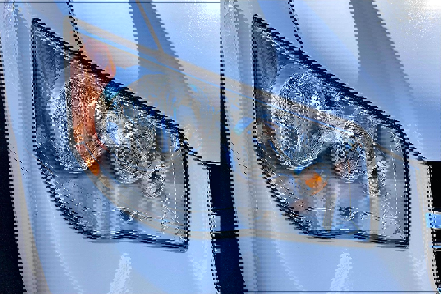 Used 2018 Dodge Grand Caravan SE w/ UConnect Hands-Free Group image 28