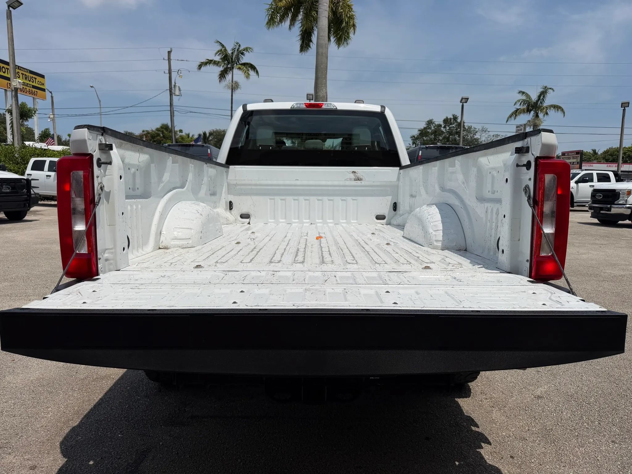 Used 2023 Ford F350 4x4 Crew Cab XL w/ XL Off-Road Package image 5