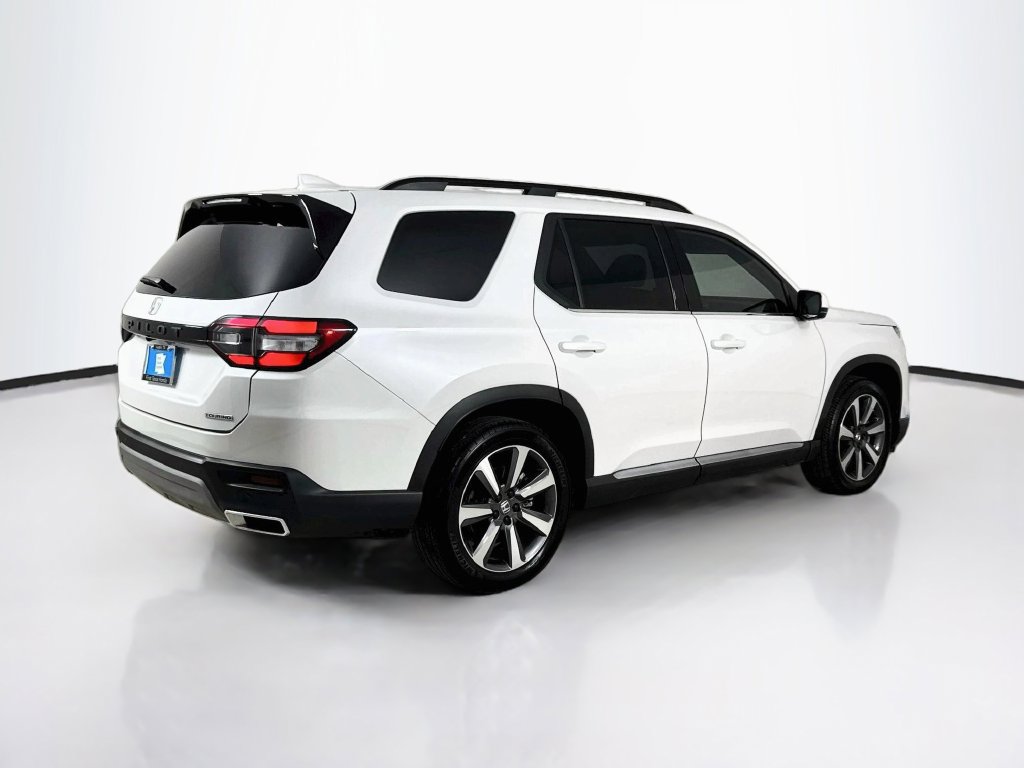 Used 2024 Honda Pilot Touring image 8