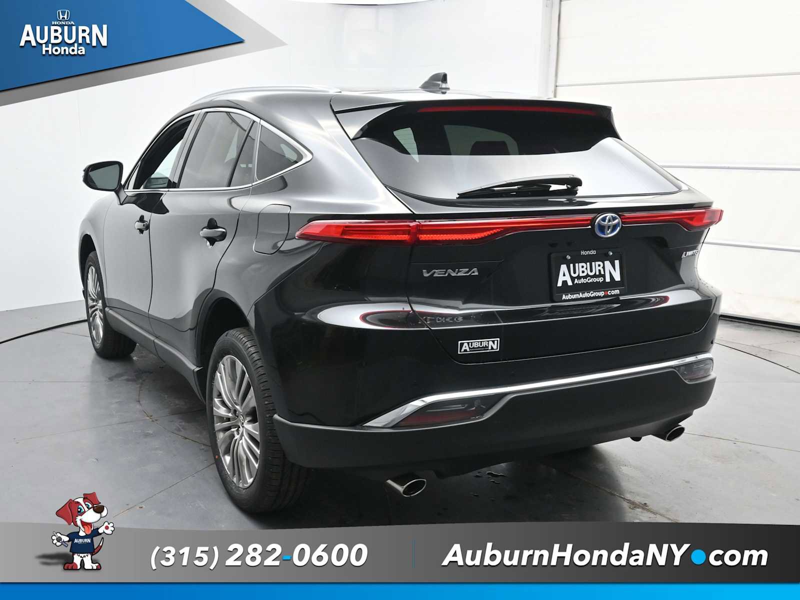 Used 2023 Toyota Venza Limited image 12