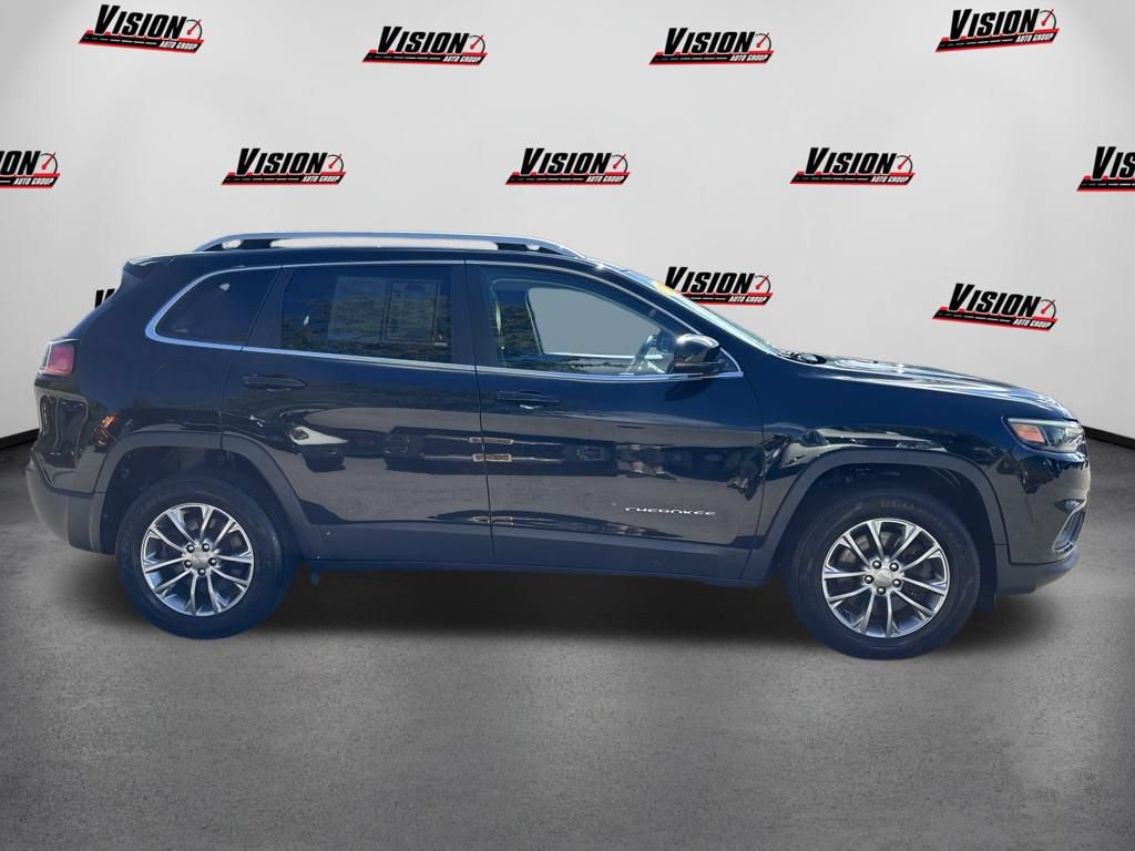 Used 2019 Jeep Cherokee Latitude Plus w/ Cold Weather Group AWD/4WD image 4