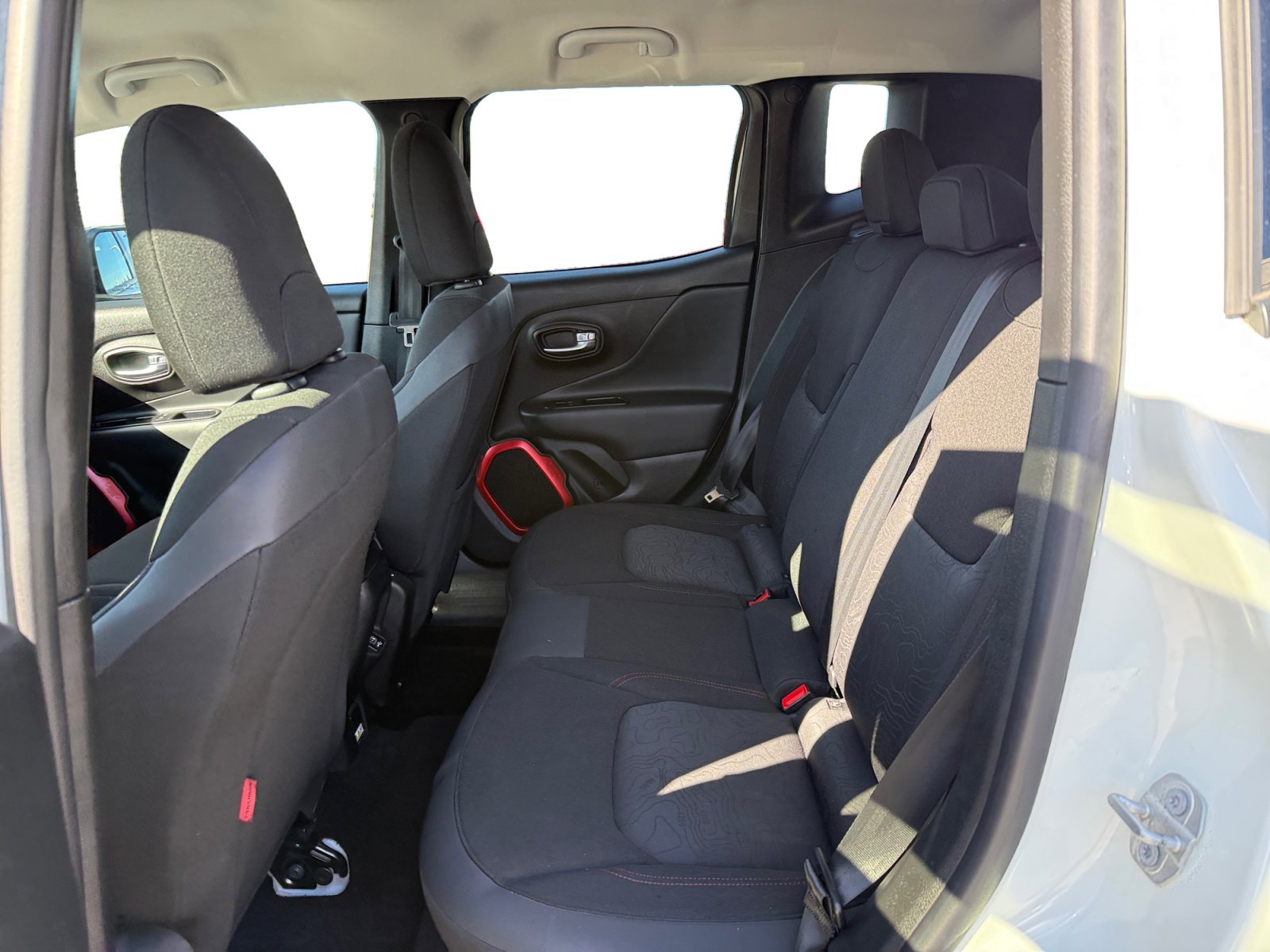 Used 2018 Jeep Renegade Trailhawk w/ UConnect 8.4 Nav Group image 16