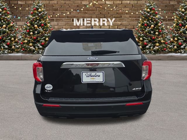 Used 2024 Ford Explorer XLT image 4