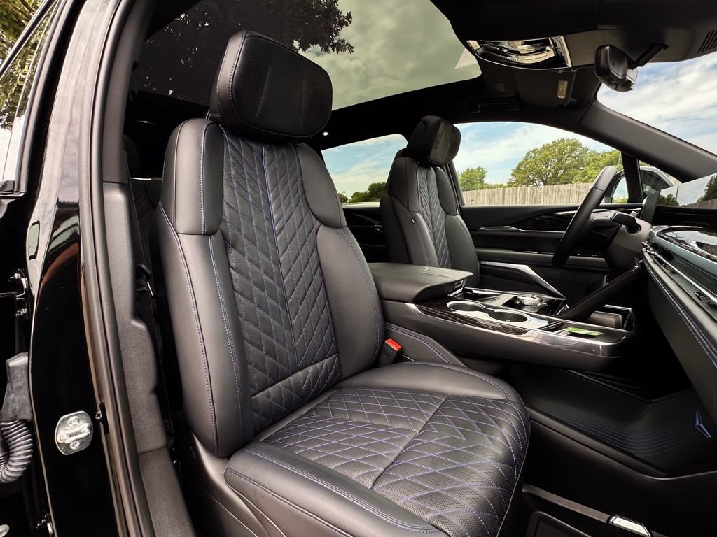 Used 2026 Cadillac Escalade IQ Sport 1 w/ LPO, Floor Liner Package AWD/4WD image 26
