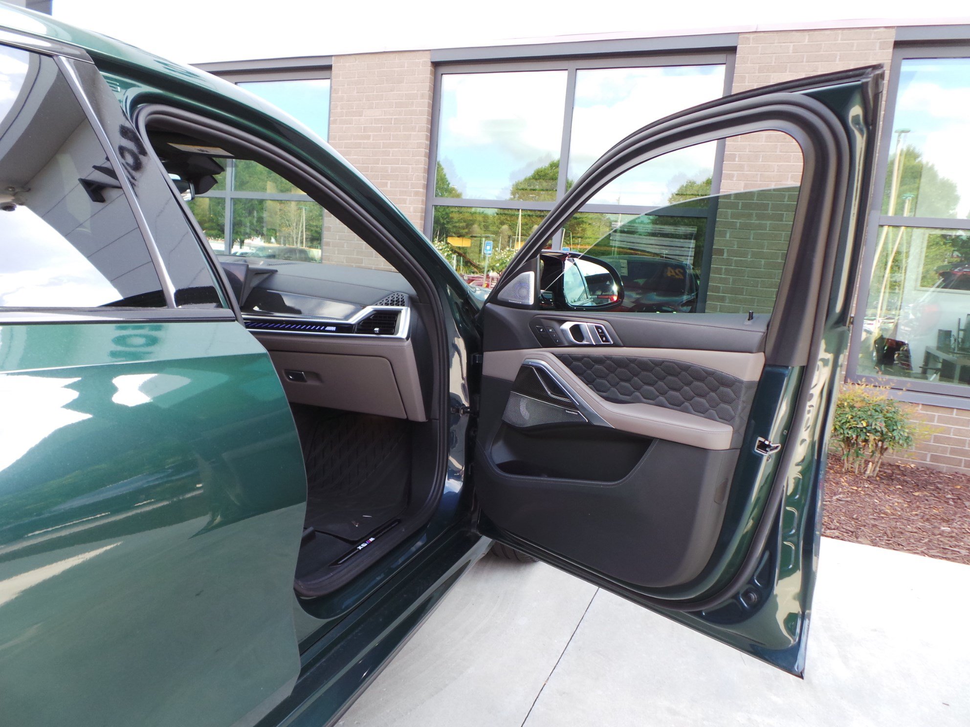 Used 2024 BMW X6 M Competition w/ Executive Package AWD/4WD image 39