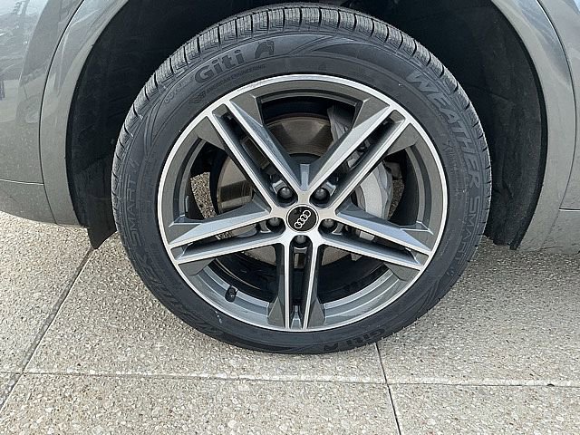 Used 2023 Audi Q5 e Premium Plus image 13