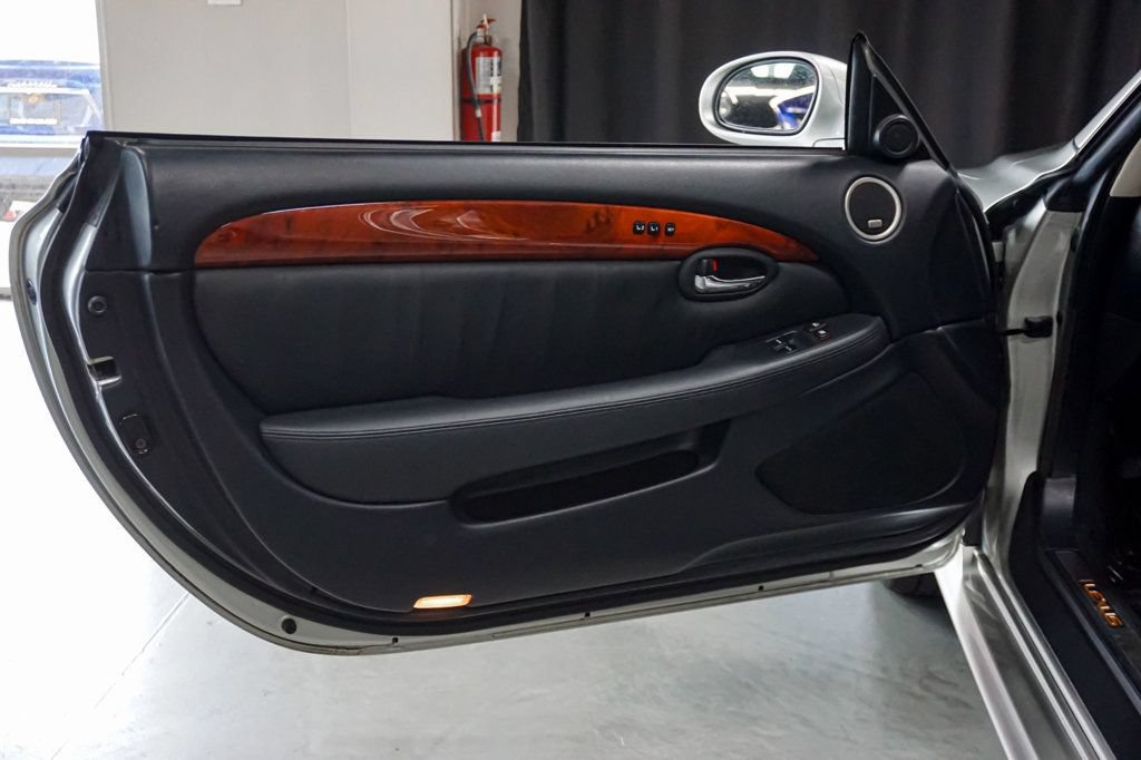 Used 2004 Lexus SC 430 Convertible RWD image 25