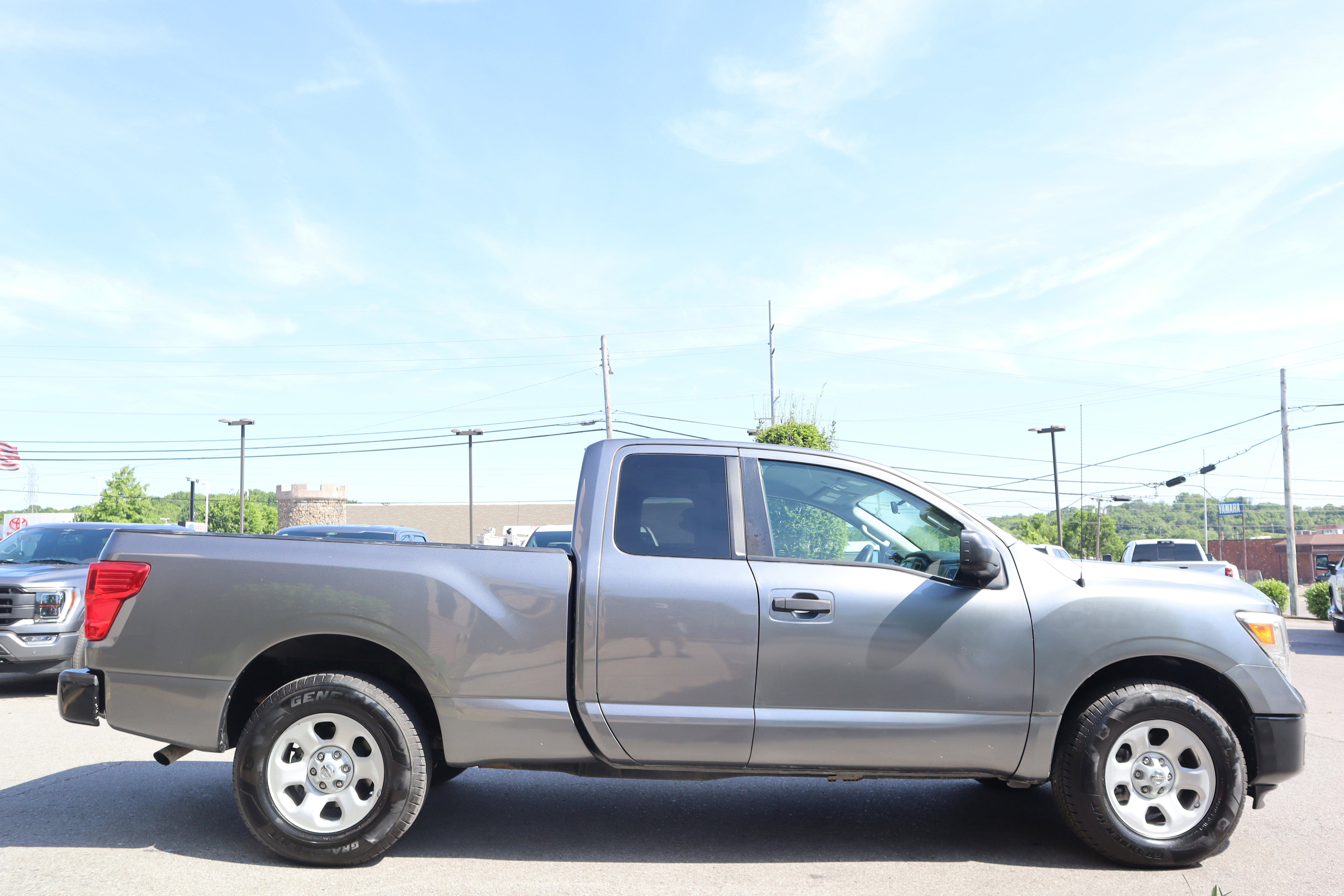 Used 2017 Nissan Titan S RWD image 6