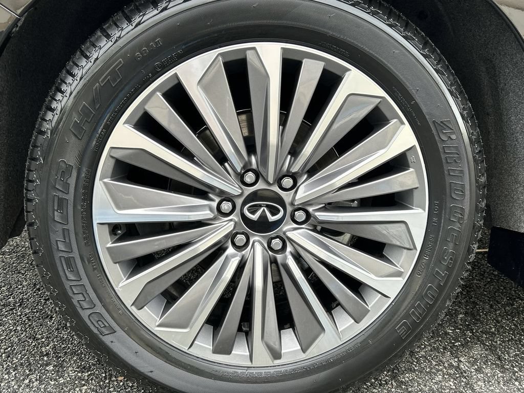 Certified 2025 INFINITI QX80 Sensory AWD/4WD image 12
