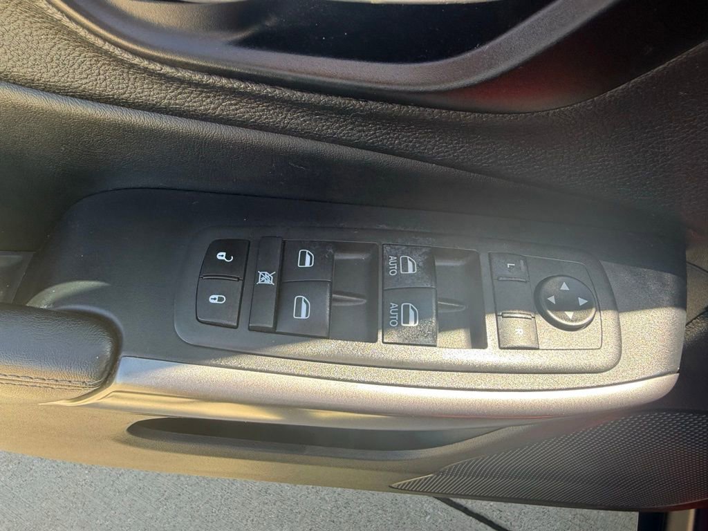 Used 2021 Jeep Cherokee Latitude Plus w/ Sun & Sound Group AWD/4WD image 26
