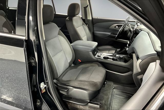 Used 2020 Chevrolet Traverse LT w/ Driver Confidence II Package AWD/4WD image 28