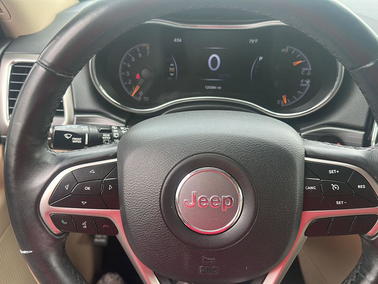 Used 2019 Jeep Grand Cherokee Laredo w/ 18" Wheel & 8.4" Radio Group image 13