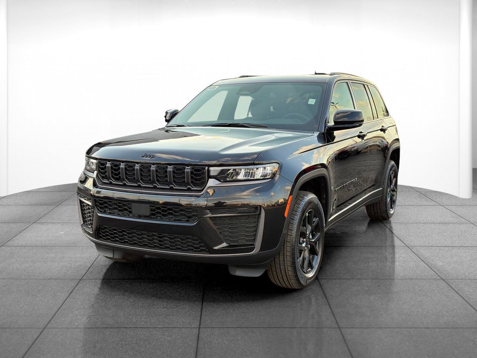 New 2026 Jeep Grand Cherokee Altitude image 3