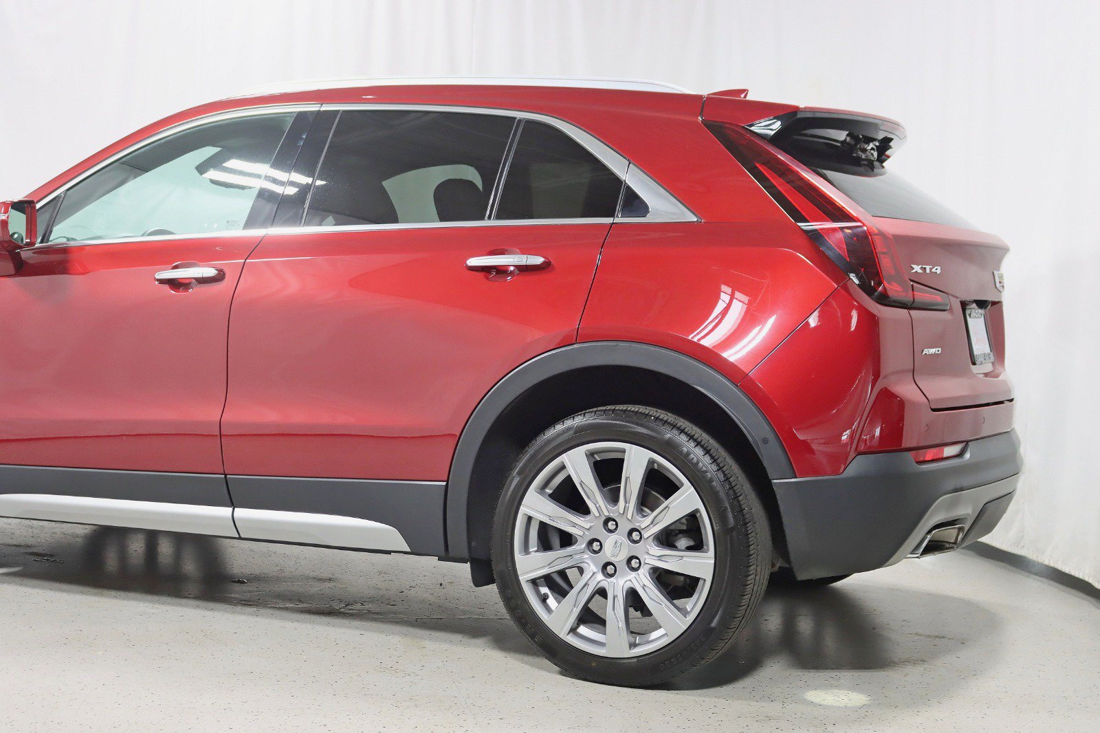 Used 2019 Cadillac XT4 Premium Luxury w/ Enhanced Visibility Package AWD/4WD image 10