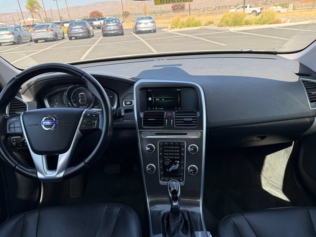 Used 2016 Volvo XC60 T5 Premier w/ Proximity Package FWD image 15