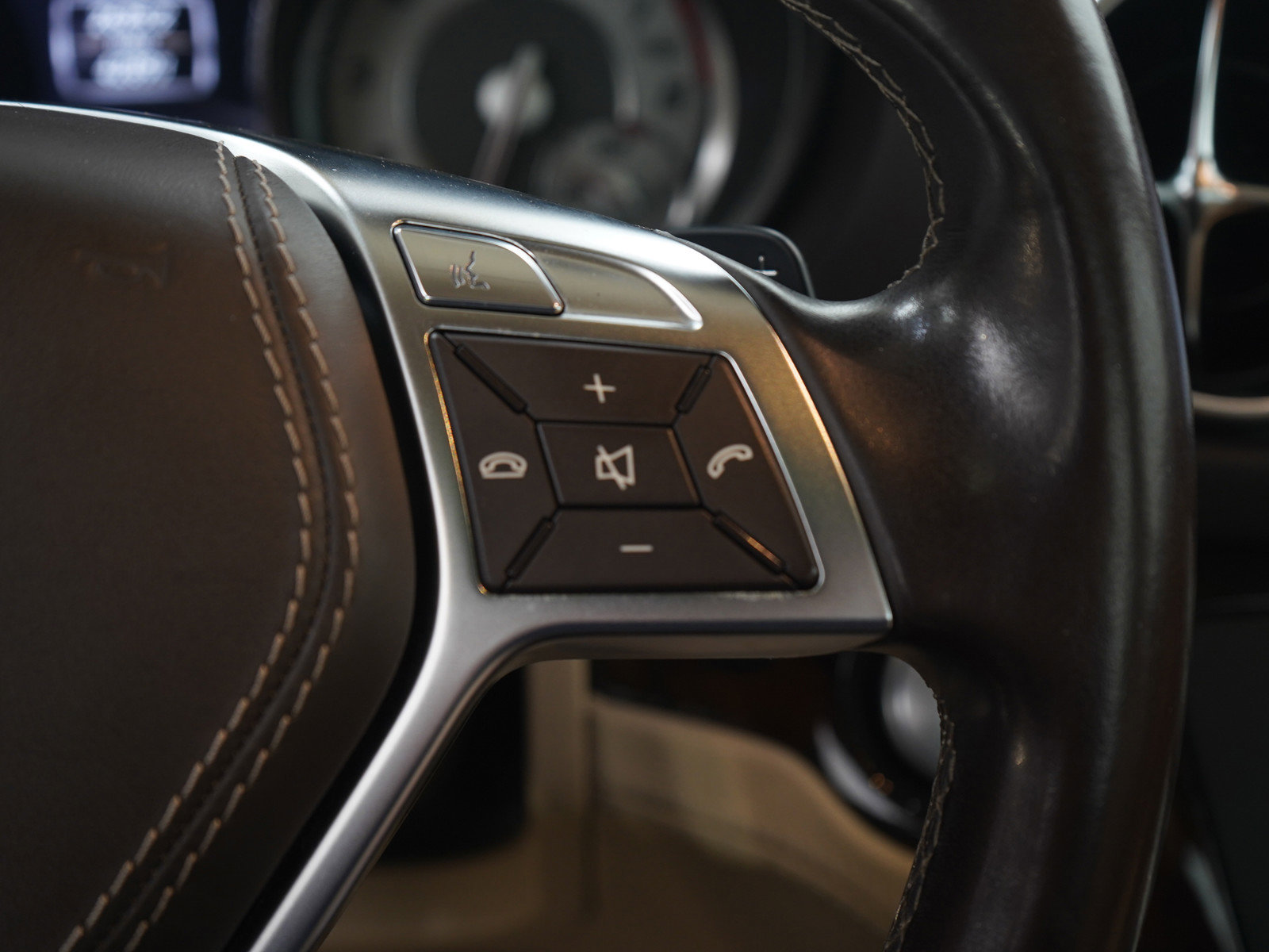Used 2013 Mercedes-Benz SL 550 image 15