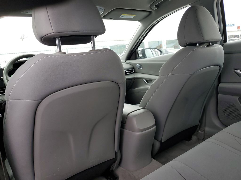 Used 2022 Hyundai Elantra Blue image 26