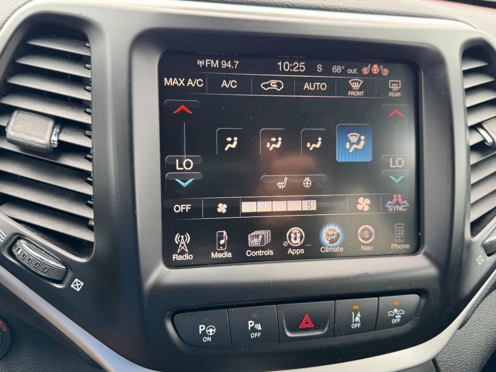 Used 2015 Jeep Cherokee Trailhawk w/ Comfort/Convenience Group image 22