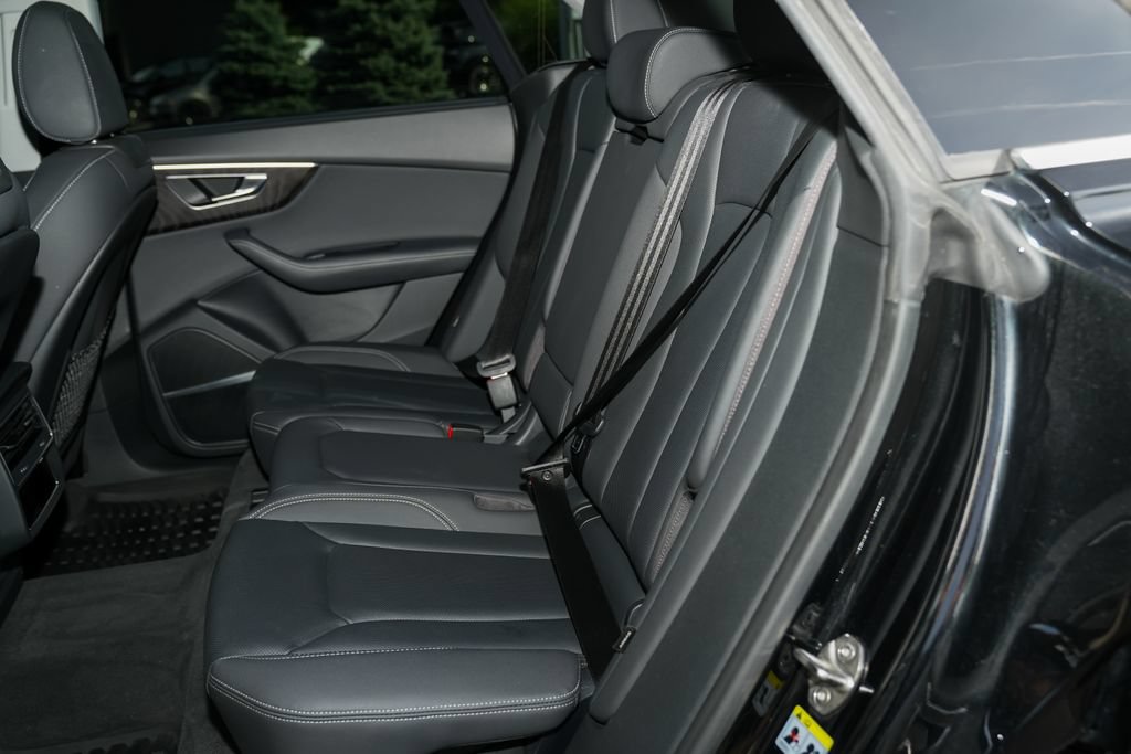Used 2022 Audi Q8 Prestige w/ Prestige Package AWD/4WD image 34