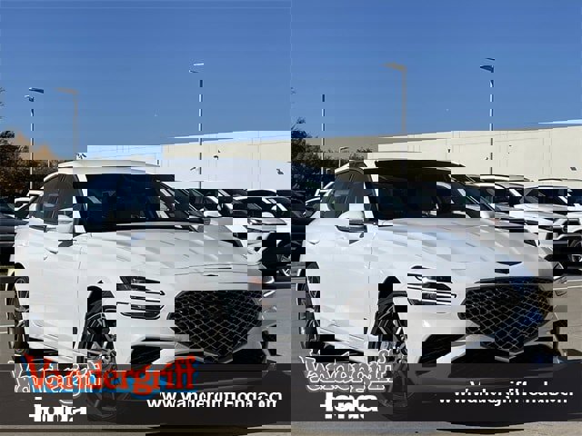 Used 2025 Genesis G70 2.5T image 1