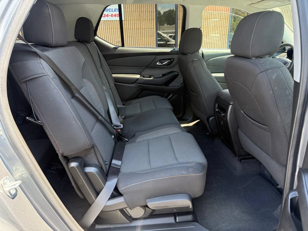 Used 2020 Chevrolet Traverse LS FWD image 13