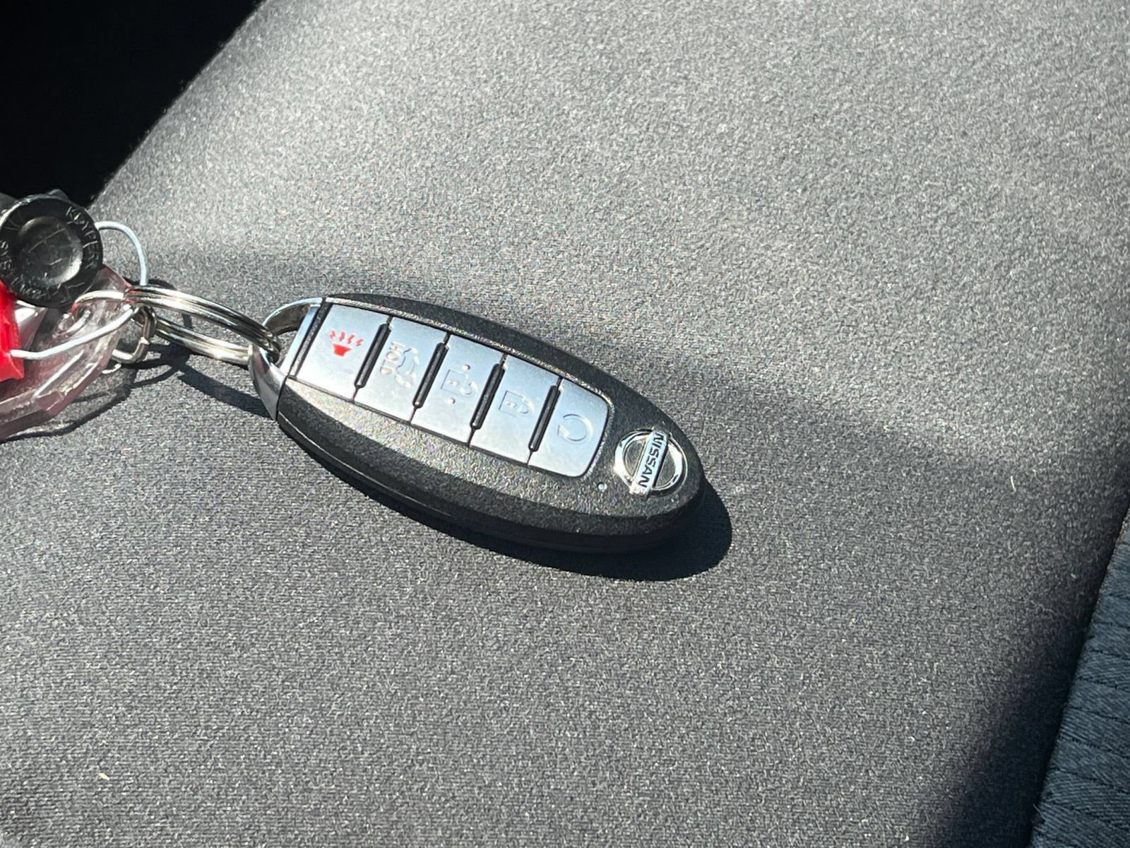 Used 2025 Nissan Altima 2.5 SV FWD image 25