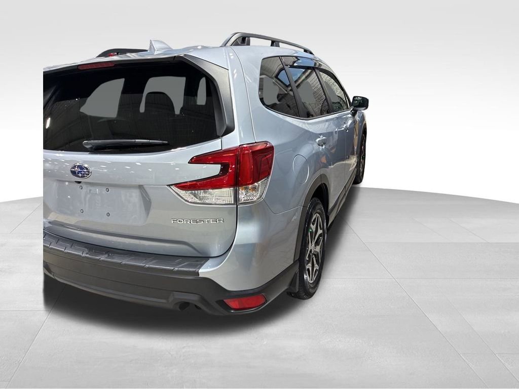 Used 2022 Subaru Forester Premium image 9